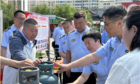 标题：内蒙古特检院呼伦贝尔分院助力呼伦贝尔市市场监督管理局开展“守望相助 市场卫士在行动”志愿服务专项活动
浏览次数：24
发表时间：2025-07-01