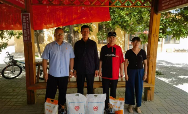标题：内蒙古特检院阿拉善分院党支部开展“七一”慰问党员活动
浏览次数：42
发表时间：2025-07-03