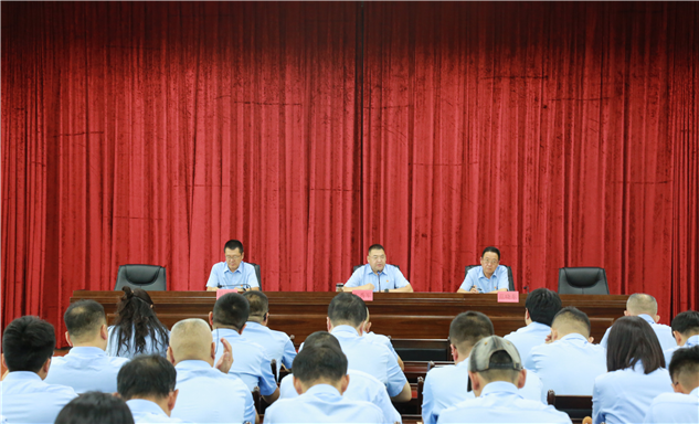 标题：聚焦“廉”与“效”！内蒙古特检院赤峰分院全体职工大会明确“双节”纪律与工作重点
浏览次数：1471
发表时间：2025-09-29