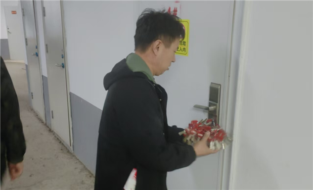 标题：国庆守岗护民生！满洲里特检分院快速处置北疆明珠观光塔电梯故障
浏览次数：1227
发表时间：2025-10-10