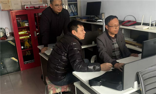 标题：内蒙古特检院锡林郭勒分院开展助企行动
浏览次数：51
发表时间：2025-11-03