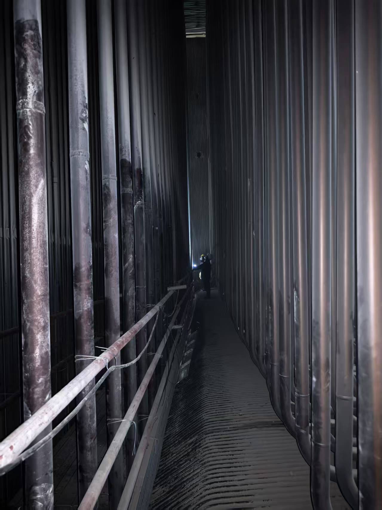 联合国家特检院对华润电力锅炉开展定期内检工作