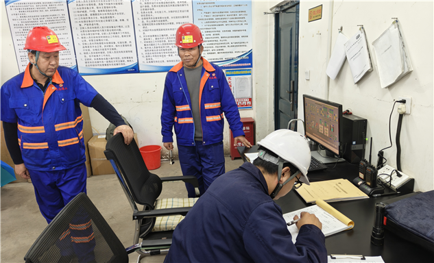 标题：内蒙古特检院呼伦贝尔分院开展极寒地区锅炉安全专项检验
浏览次数：40
发表时间：2025-11-19