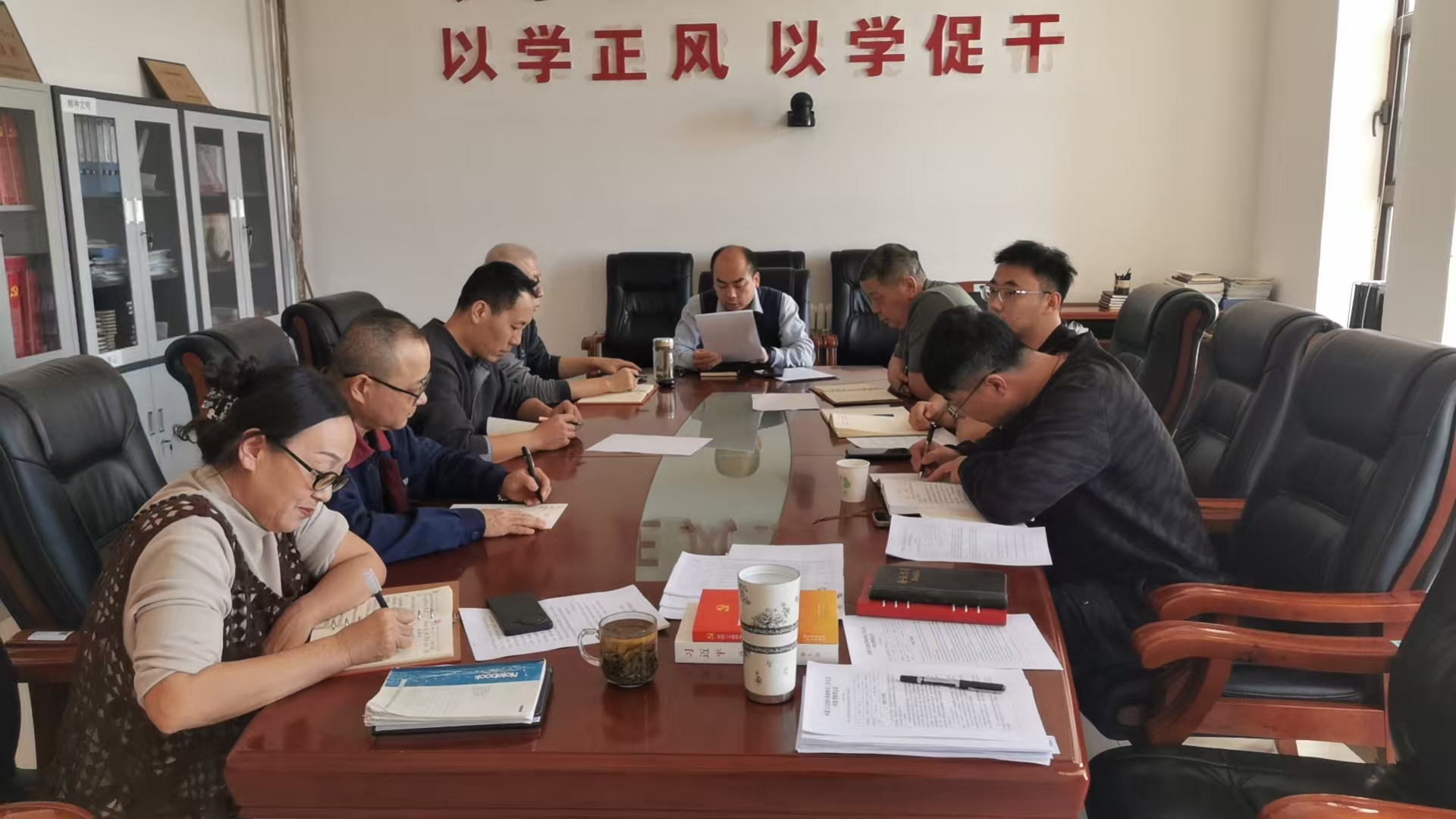 回顾过去 展望未来
—内蒙古特检院二连浩特分院2025年年度考核大会圆满结束
