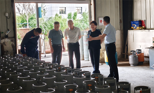 标题：深化跨区域协作 共筑北疆安全防线——满洲里分院赴兴安分院考察交流气瓶检验工作
浏览次数：8
发表时间：2026-06-25
