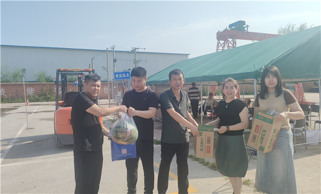 标题：高温坚守显担当 情系一线送清凉
浏览次数：18
发表时间：2026-08-06