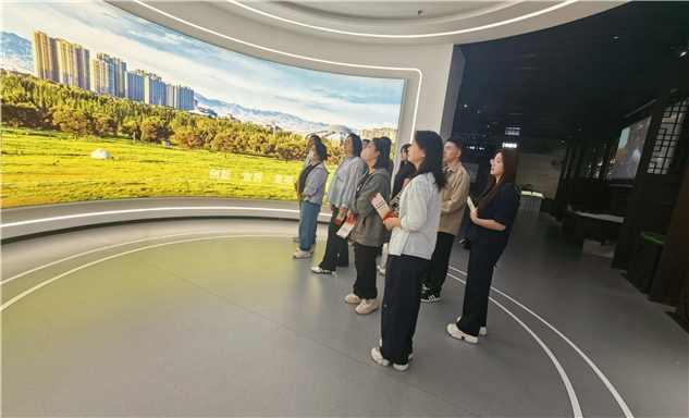 标题：深化民族团结教育 有形有感铸牢中华民族共同体意识
浏览次数：100
发表时间：2026-09-24